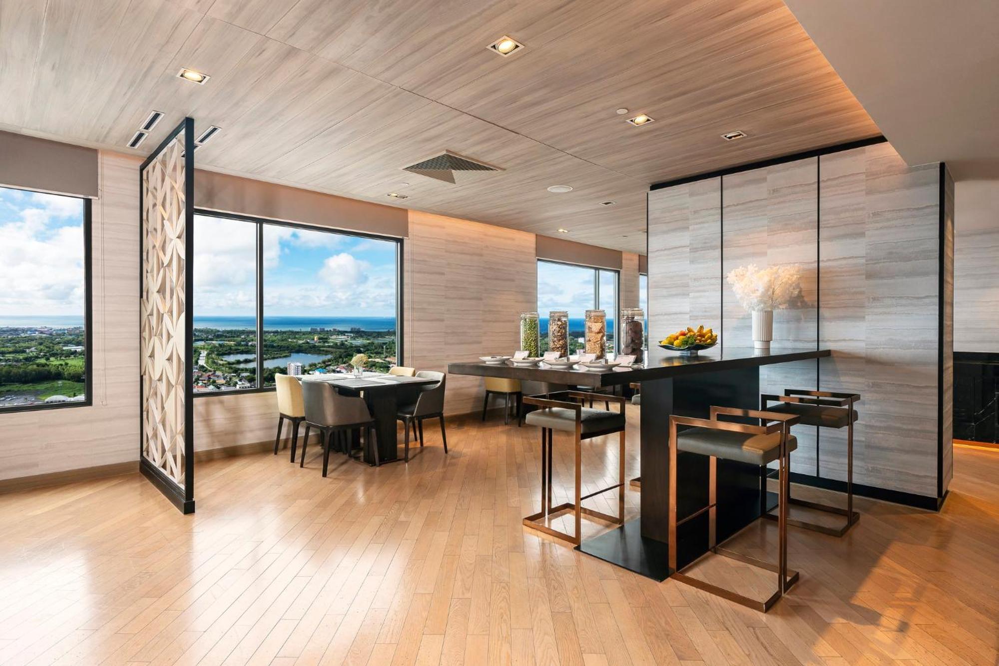 Holiday Inn & Suites Rayong City Centre By Ihg Exterior foto