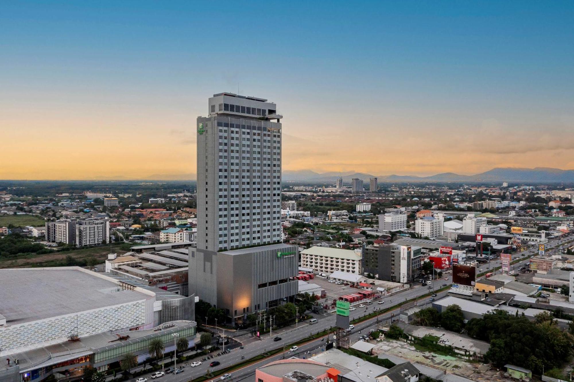 Holiday Inn & Suites Rayong City Centre By Ihg Exterior foto