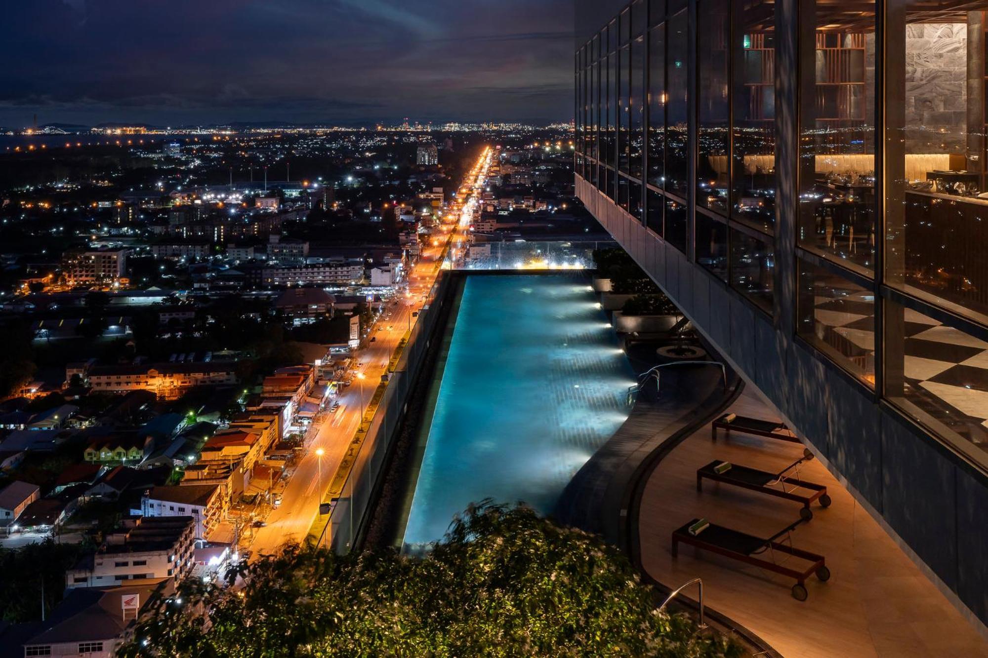 Holiday Inn & Suites Rayong City Centre By Ihg Exterior foto