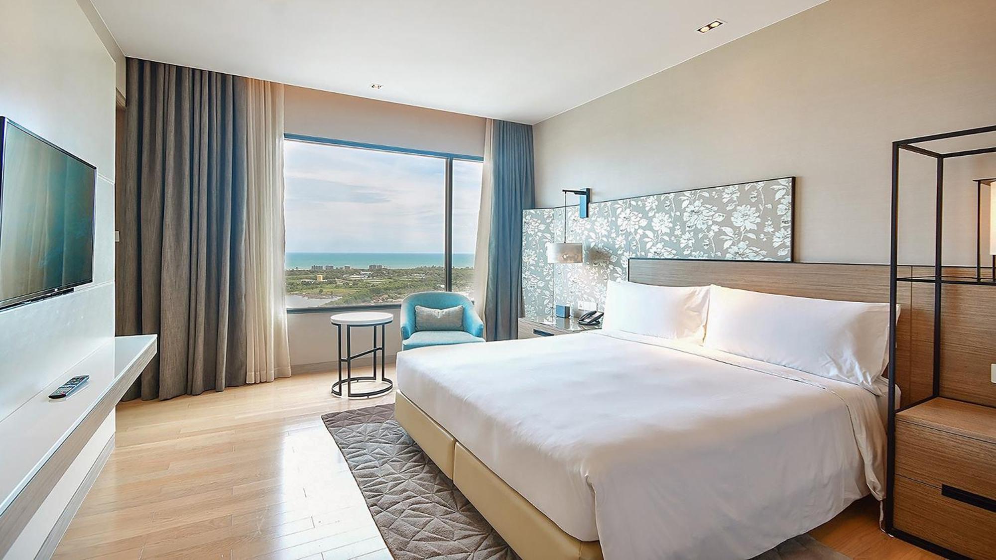 Holiday Inn & Suites Rayong City Centre By Ihg Exterior foto