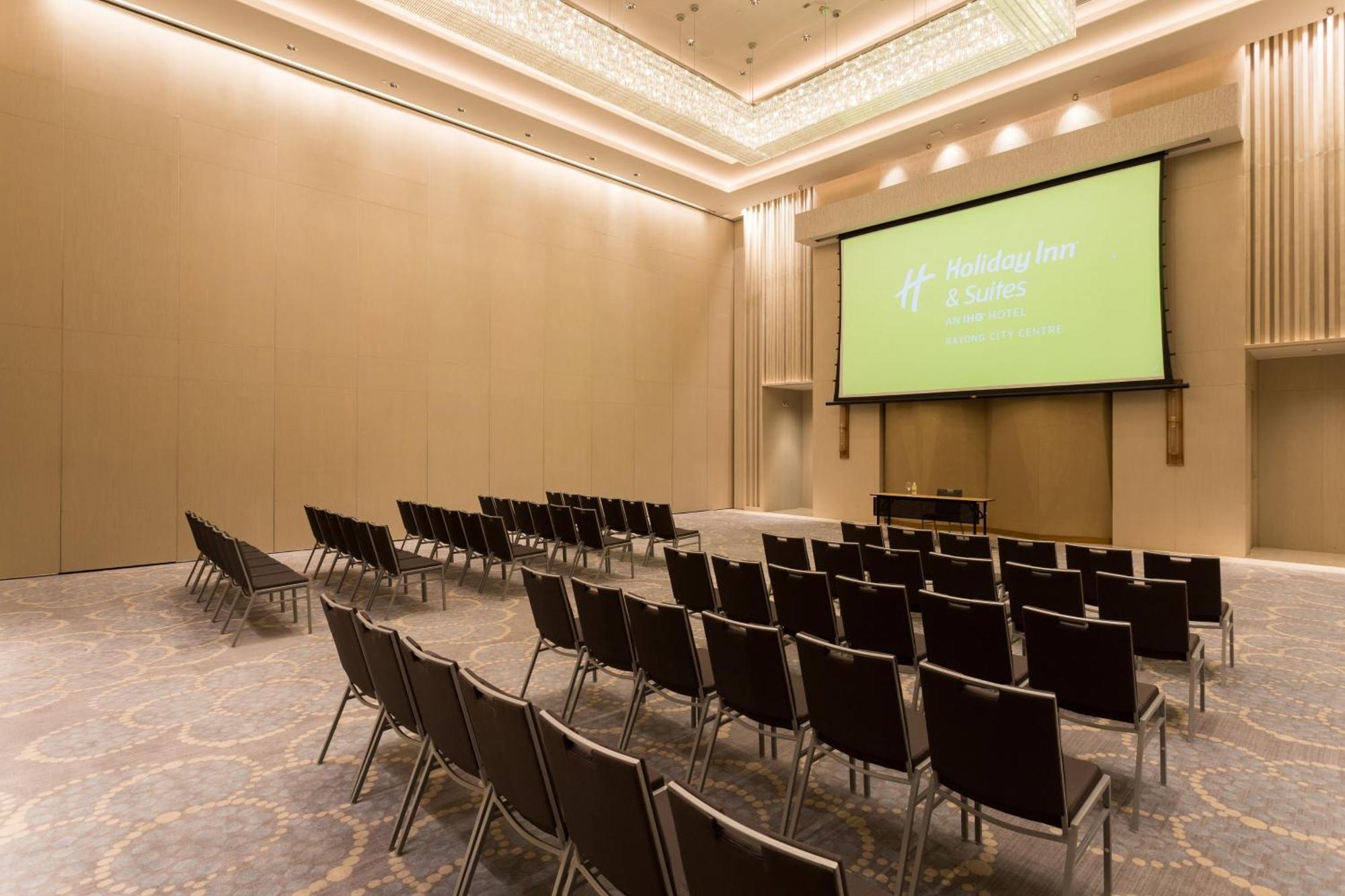 Holiday Inn & Suites Rayong City Centre By Ihg Exterior foto